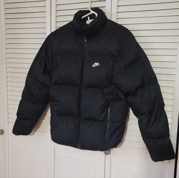NIKE Men's Sportswear Club Black Puffer Jacket, Size XS - Picture 4 of 7